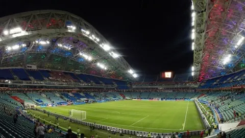 【周日015法甲焦点战：斯特拉斯堡对阵布雷斯特】